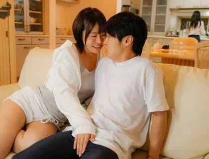 Poster of sắp kết hôn nhưng vài ngày “đâm giáo” với em gái